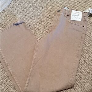 Abercrombie & Fitch Women's 90’d relaxed High Rise Jeans in Tan